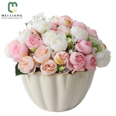 China Wholesale Minimalist Artificial Camellia Bouquet Flowers Artificial Bouquet Suitable For Wedding Home Furnishing for sale