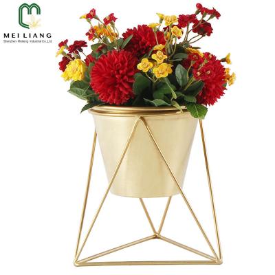 China Minimalist China Factory Artificial Chrysanthemum Flower Arrangements In Metal Vase for sale