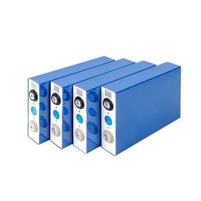 Chine Évaluez une cellule LF105 105ah de la batterie 3.2v 12v 24v 48v 100ah 105ah d'EVE Lifepo 4 à vendre
