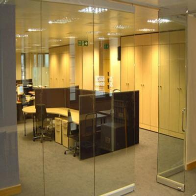 China Modern Movable Sound Proof Double Folding Tempered Glass Room Divider Clear Functional Glass Wall Partition for sale