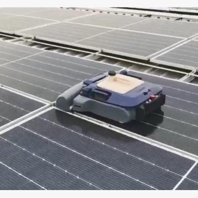 Cina Robot di pulizia fotovoltaica intelligente da 8 litri per serbatoi d'acqua 720*720*210mm per pulizia professionale in vendita