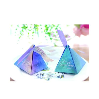 China Disposable Custom Paper Packaging Boxes Wedding Favor Triangle Candy Chocolate Paper Box for sale