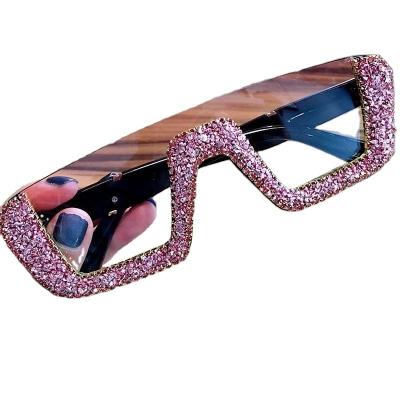 China Hot selling cheap rhinestone sunglasses personality trend luxury sunglasses new European and American fashion for sale