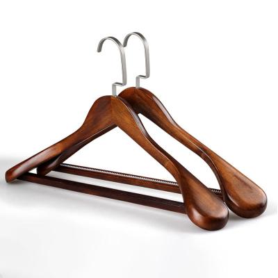 China Wardrobe Hot Sale Wide Shoulder Solid Wood Suit Hanger for sale