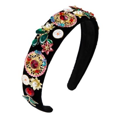 China Retro headband court style fashionable baroque headband wide-sided flannel flower crystal head buckle for sale