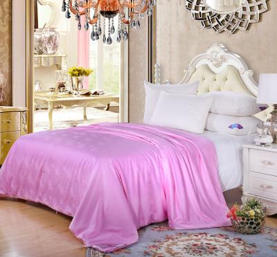 China Silk Filled Duvet 279mm*249mm (110*98 inch), Wholesale 0.94 Kg China 100% Mulberry Silk Comforter / Eco-freiendly Silk Duvet for sale