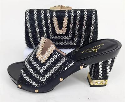 China Latest Nigerian Pumps Shoes And Matching Bags With High Quality Black Italian Rhinestones Shoes And Bag Set For Women Parties for sale