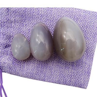 China Arte popular pulido Huevos de piedra de ágata gris Yoni Set de huevos para mujeres estilo Kegel pulido en venta