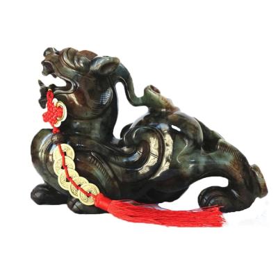 Chine Statue verte de pixiu pour la maison 20 cm pierre précieuse gravure de feng shui figurine sculptée décoration de la maison amour à vendre