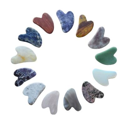 Cina 75*50mm Rose Quartz Jade Bian stone Sculpting Heart Gua Sha Face Sculpting Tool per il collo Spalla Massaggio spalla Anti-aging in vendita