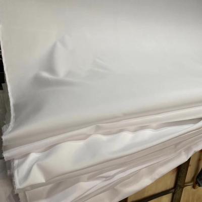 China 100% Polyester 100gsm Microrifber Twill Peach Skin Sheet Fabric Tear-Resistant for sale