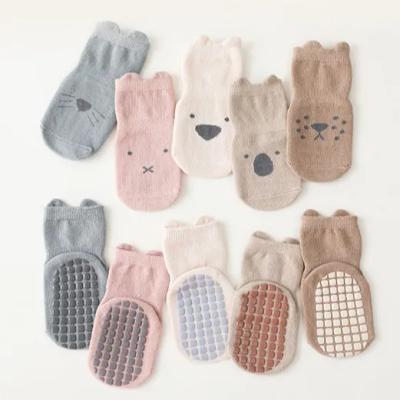 China Breathable WUYANG FACTORY Cute Anti Slip Anti Pilling Combed Cotton Autumn Baby Crew Socks With Silicone Grips rubber soles baby socks for sale