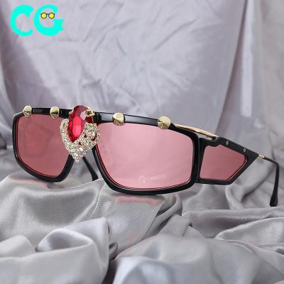 China Fashion New Fashion Sun Glasses For Men UV400 Gafas De Sol Diamond Sun Glasses Unisex Steak Punk Style Women Large for sale