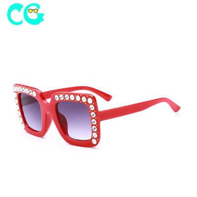 China Girls Luxury Children's Sunglasses Fashion Rhinestone Sunglasses Girls And Baby Glasses Shape Shades UV400 for sale