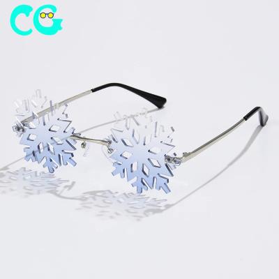 China Fashion Sunglasses Shape Snowflake Women's Sunglasses Rimless Clear White Snow Glass Sun Unique Hollow Glass Vintage Eyewear Shades Male Punks for sale