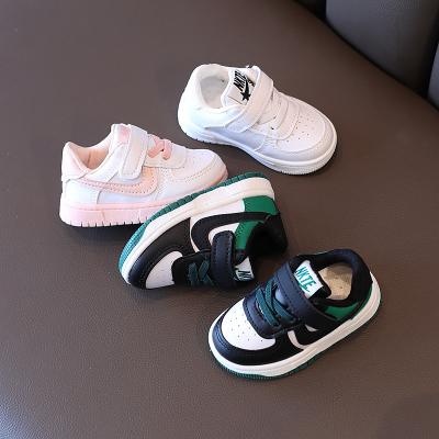 China Luxury Breathable Fashion Kids Girls Boys Sports Shoes White Toddler Football Boots Tennis Kids Casual Sneakers for sale