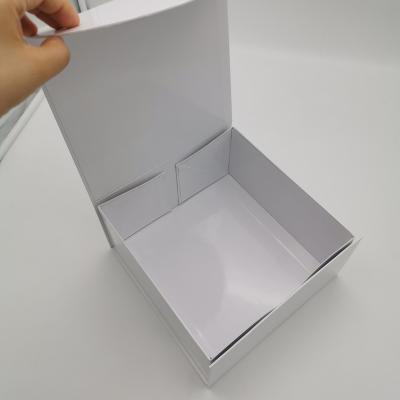 China Customized Wholesale Paper Custom Printed Folding Magnetic Closure Bridesmaid Gift Box for sale