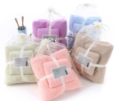 China Factory Folded Cheap 100% Polyester Bath Towel Sets Use In Home And Family With Belt And Paper Card for sale