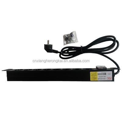 Chine 6 voies 8 voies type français PDU16A 250vac Europe Socket Rack monté serveur PDU intelligent à vendre