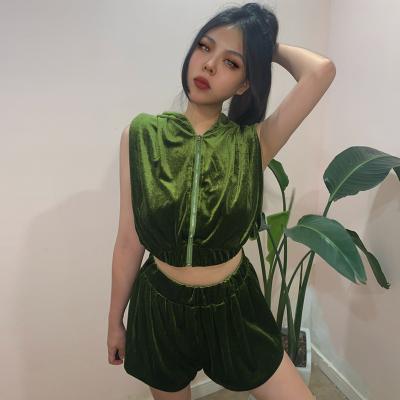 China 9672 Breathable Fashion Short Sleeve Green V-Neck Springs Hooded Tops Loose Shorts Solid Color Suits Luxury Two Piece Outfits For Women for sale