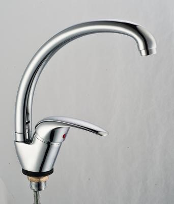 China Single Lever Side Thermostatic Faucets Kitchen Mixer With Thread Bottom for sale