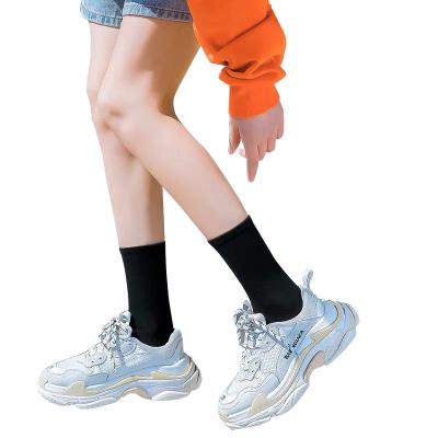 China Breathable Cycling Socks Compression Print Sports Empty White Ladies Athletic Socks for sale