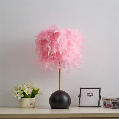 China Modern Nordic Minimalist White Pink Feather Table Lamp Living Room Bedroom Decoration Led Feather Table Lamp for sale