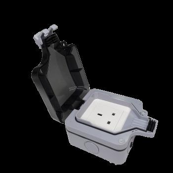 China Outdoor C.A.R-U residential/multi-purpose tuya voltage 100-240V intelligent waterproof WIFI socket with USB for sale