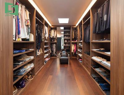 China Custom Made Dubai Closet Style Luxury Wardrobe Walk In Closet for sale