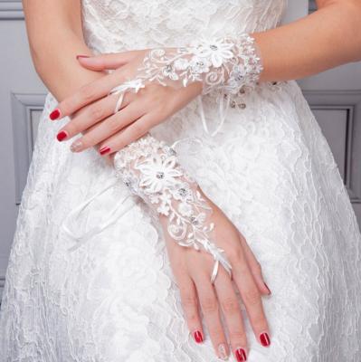 China New Design Fingerless Long Lace Fingerless White Gloves For Wedding for sale