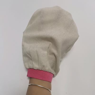 China EXFOLIATING pure silk exfoliating gloves made silk gloves form wild silk exfoliating shower gloves for women for sale