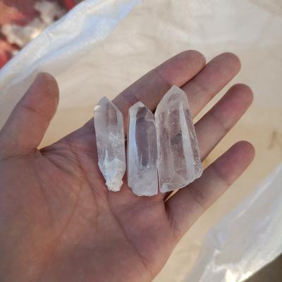 China Crystal Tower Clear Tower 3-8Cm Crystal Cluster Rock Stones Healing White Quartz 2022 Point Natural Crystals Wholesale for sale