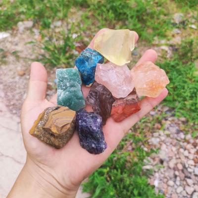 China 2022 China Natural Healing Crystals Stone And Wholesale Raw Crystal Quartz Stone 3-5Cm Rock for sale