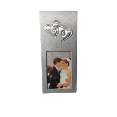 China Modern Cute Home Decor Wedding Metal Love Keepsake Metal Photo Frame 2.5x6 Inches Glass Frame for Office for sale