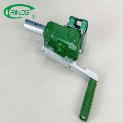 China Manual Side Roll Roll Film Device For Greenhouse Small Ventilation Device for sale