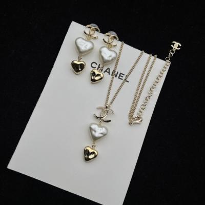 China FASHIONABLE CC Letter Gold Plated Zircon Heart Necklace Earring Set Lady Gift Jewelry Designer High-quality FASHIONABLE for sale