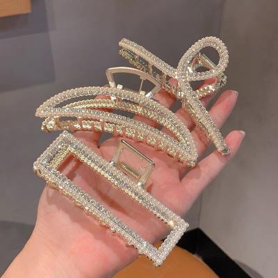 China Hot Selling Mini Pearl Acrylic Hair Pins Rhinestone Hair Claw Clip Hair Accessories Big Hair Accessories for sale