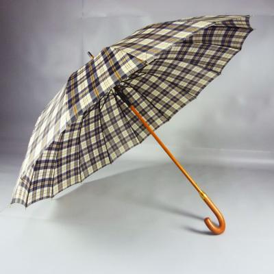 China Plaid Umbrella Business 16 Ribs Mature Wood Golf Stick 23 25 Inch Men's Check Print Hanging Automatic Umbrella for sale