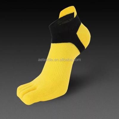 China Antibacterial Factory Wholesale Price Custom Design Toe Socks Men for sale