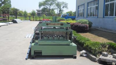 China Metaalbroodje die Materiaal, Gegalvaniseerde Vloer die Decking vormen Machine vormen Te koop