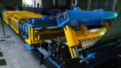 Chine Petit pain de toiture de G350Mpa formant la machine, silo ondulé formant la machine à vendre