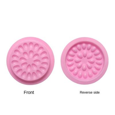 China Daily Makeup Round Eyelash Glue Holder Plastic Disposable Glue Tray With White Base PVC Color Disposable Plastic Makeup Palette OEM Factory for sale