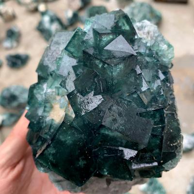 China Healing Wholesale Natural Raw Green Stones Crystals Group Fluorite Europe Bulk Rough Specimen for sale