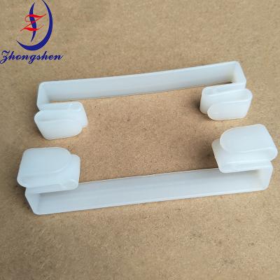 China Anti Aging Egg Conveyor Belt Clip For Layer Chicken Cage for sale