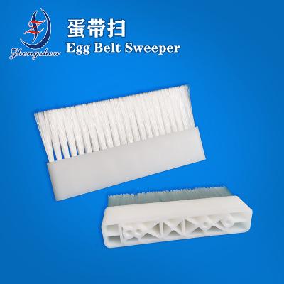 China Bristles Egg Conveyor Belt Cleaning Brush Wear Resistant For Poultry Chicken Cage for sale