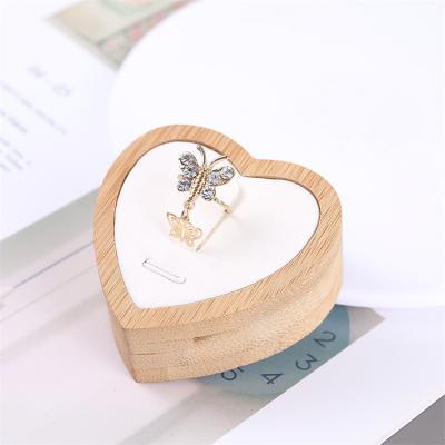 China Fashion Elegance Luxury Simplicity Small Capacity Wooden Love Ring Plate Nose Ring Display Stand Jewelry Display Storage for sale