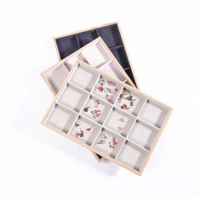 China Creative delicate and bamboo crafts soft portable storage new and wooden 12 grid bracelet jewelry display rack jewelry uncovered tray large for sale