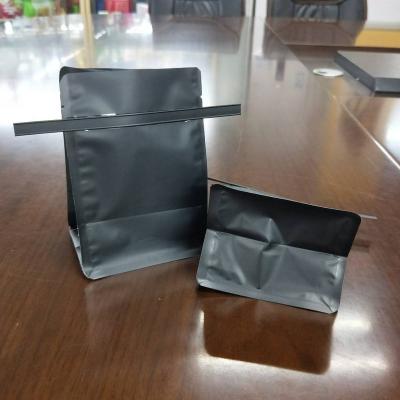 China Safety 500g , Plastic Bottom Block 2kg Tin Tie Coffee Packaging Bag Heat Seal With Valve for sale