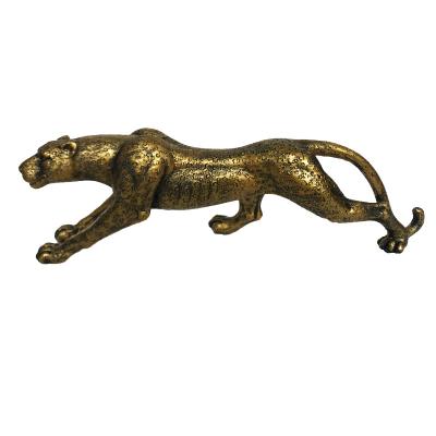 China Viet Nam Factory Latest Custom Resin Statue Home Decor Gold Leopard Animal Statue for sale