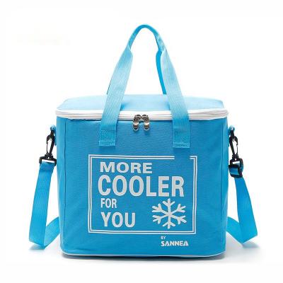 China Outdoor Waterproof Shoulder Strap Lunch Picnic Food Bag Insulated Thermal Cooler Bag for sale